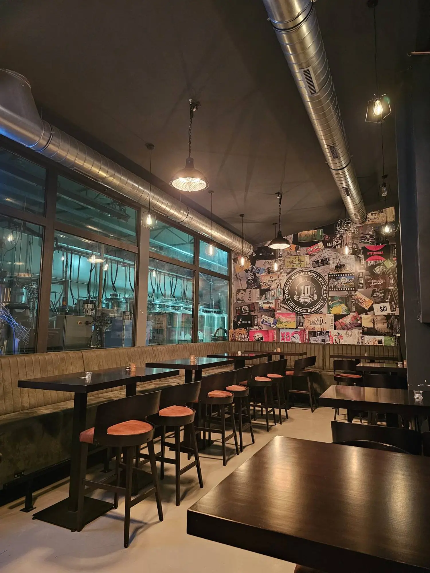 Pub Lepi Dečki2024 (4) Pub Lepi Dečki2024 (4)