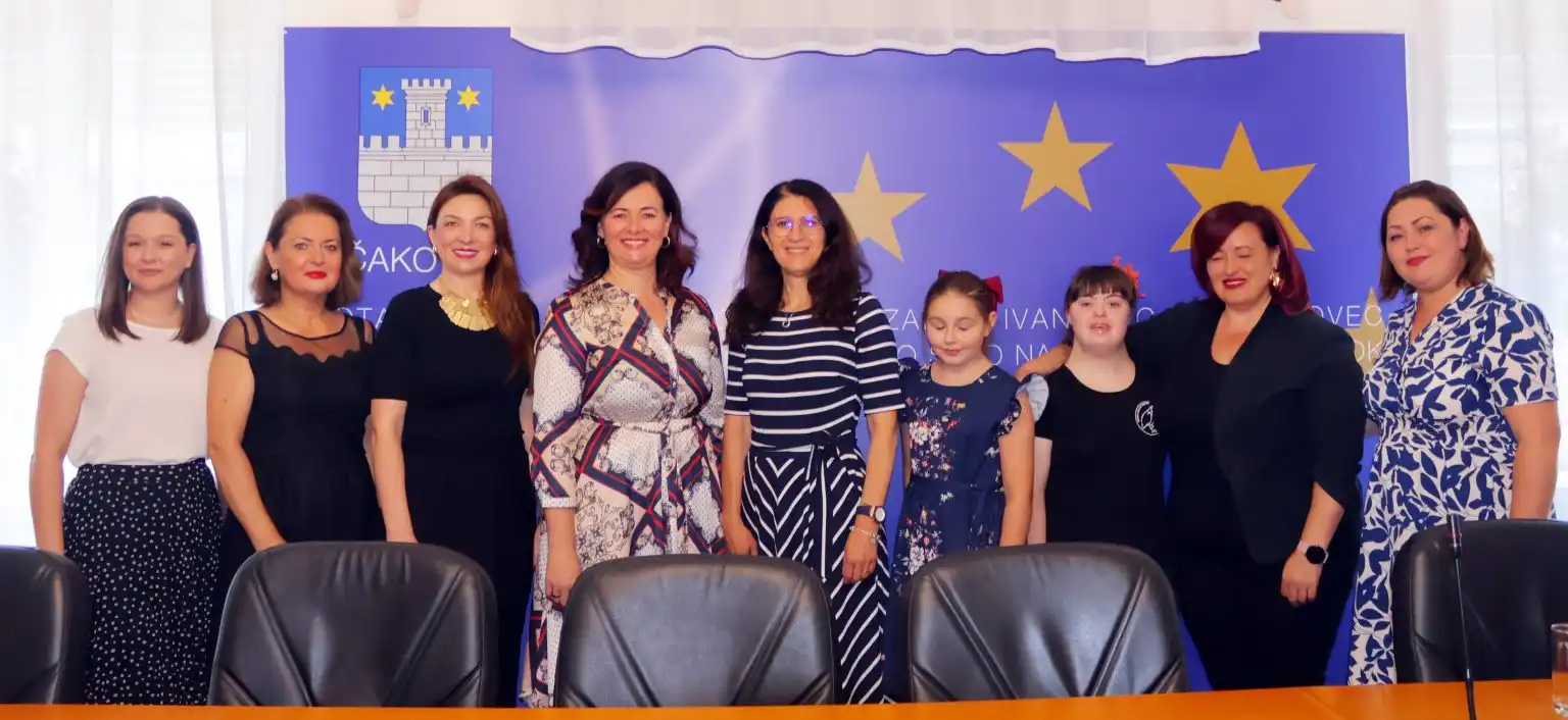 Pučpuljike na prijemu kod Ljerke Cividinii (1)