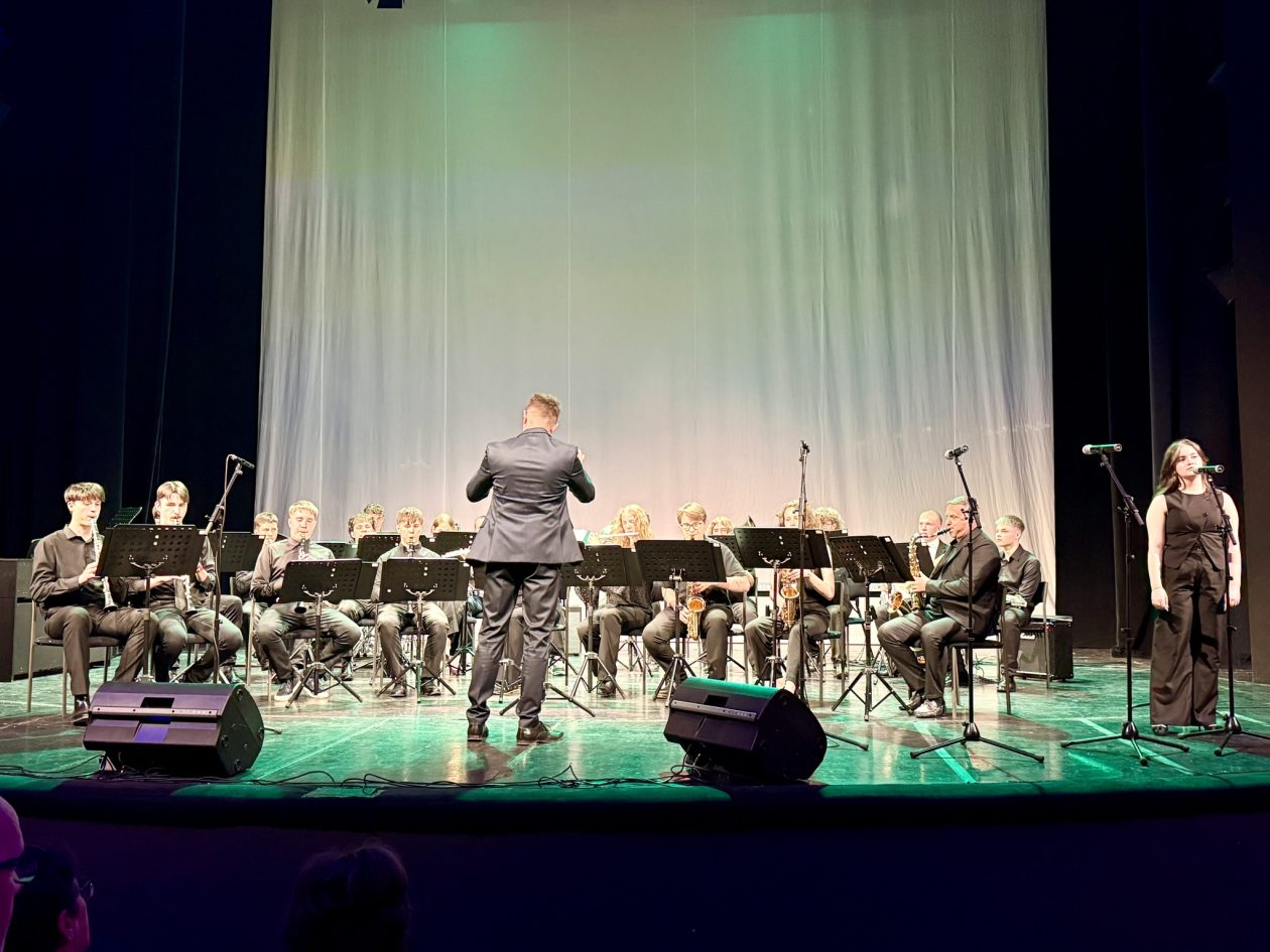 Puhački orkestar Gimnazije Josipa Slavenskog Čakovec – banda svira CZK (2)