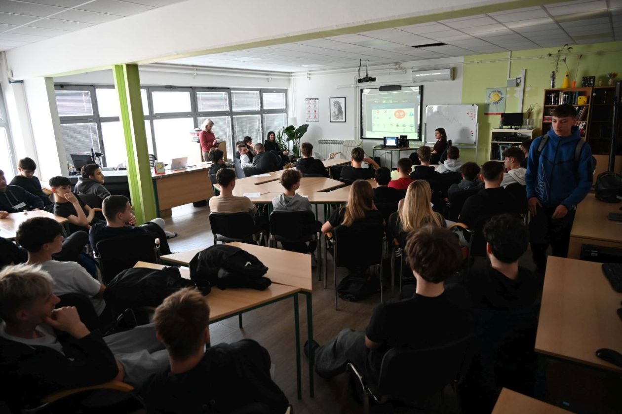 RADIONICA BIOINFORMATIKE Tehnička škola Čakovec približila STEM područja (2)