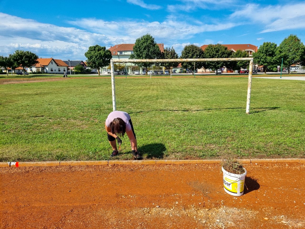RADNA AKCIJA OŠ Prelog zablistala uoči povratka učenika Učitelji zasukali rukave za ljepšu školu (6) RADNA AKCIJA OŠ Prelog zablistala uoči povratka učenika Učitelji zasukali rukave za ljepšu školu (6)