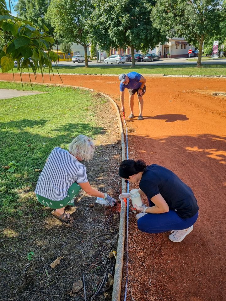RADNA AKCIJA OŠ Prelog zablistala uoči povratka učenika Učitelji zasukali rukave za ljepšu školu (9) RADNA AKCIJA OŠ Prelog zablistala uoči povratka učenika Učitelji zasukali rukave za ljepšu školu (9)