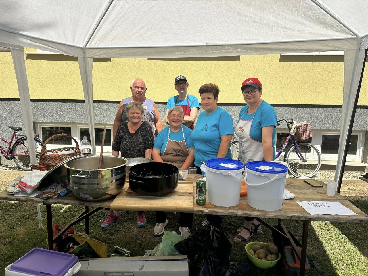 REKORDAN ODAZIV Na drugom Turenskom kotliću kuhale 22 ekipe – slavili SU Celine! (10)