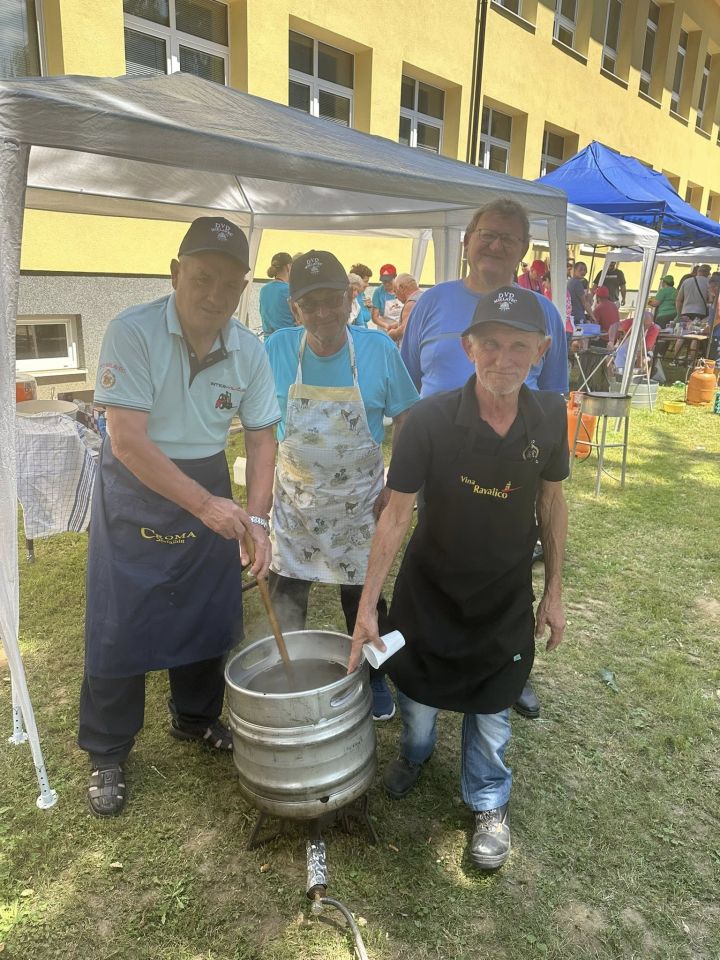 REKORDAN ODAZIV Na drugom Turenskom kotliću kuhale 22 ekipe – slavili SU Celine! (11)
