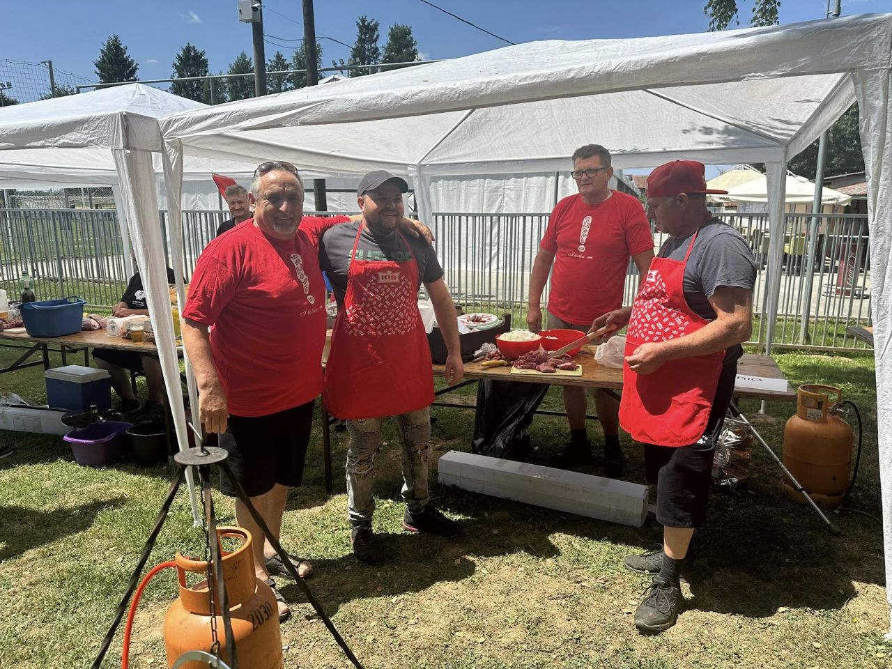 REKORDAN ODAZIV Na drugom Turenskom kotliću kuhale 22 ekipe – slavili SU Celine! (14)