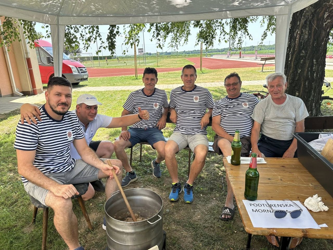 REKORDAN ODAZIV Na drugom Turenskom kotliću kuhale 22 ekipe – slavili SU Celine! (2)