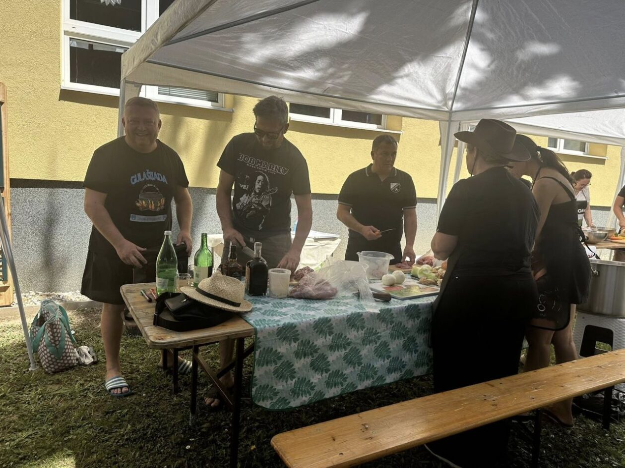 REKORDAN ODAZIV Na drugom Turenskom kotliću kuhale 22 ekipe – slavili SU Celine! (24) REKORDAN ODAZIV Na drugom Turenskom kotliću kuhale 22 ekipe - slavili SU Celine! (26)