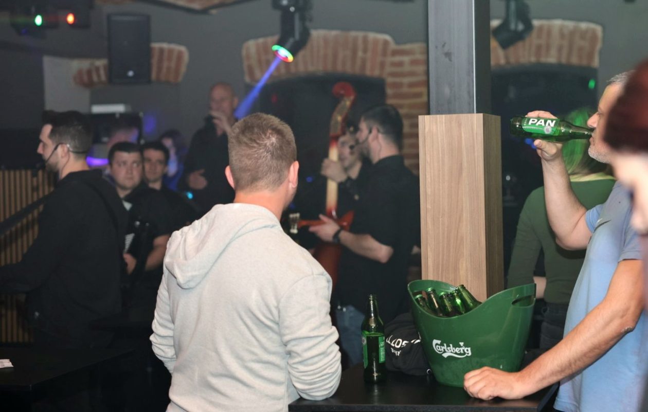 RITAM PETKA Noć vina i tambura donijela ples i dobru atmosferu u Podroom (23)