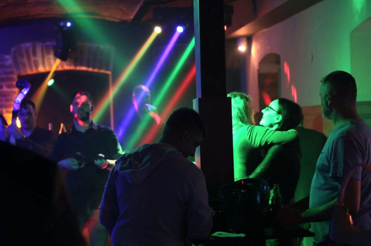 RITAM PETKA Noć vina i tambura donijela ples i dobru atmosferu u Podroom (8)