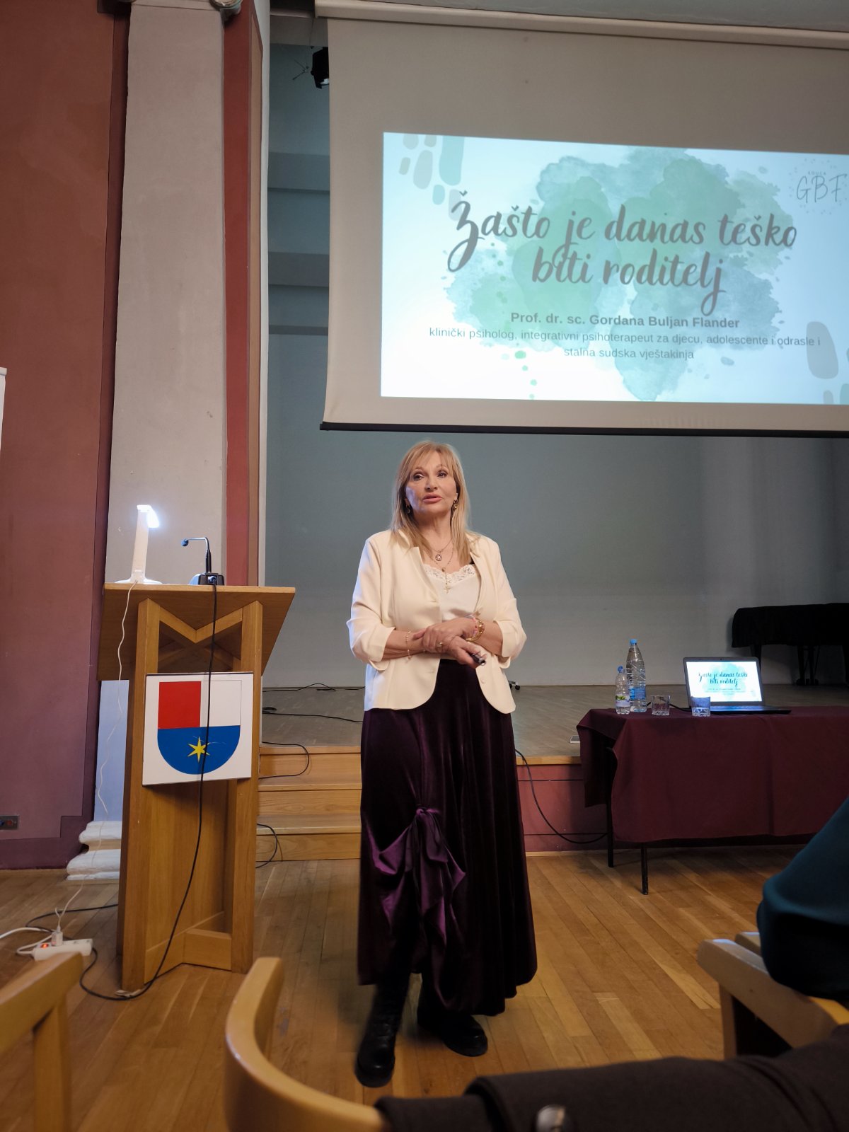 RODITELJSTVO DANAS Stručno predavanje okupilo brojne građane u Čakovcu (3) RODITELJSTVO DANAS Stručno predavanje okupilo brojne građane u Čakovcu (3)