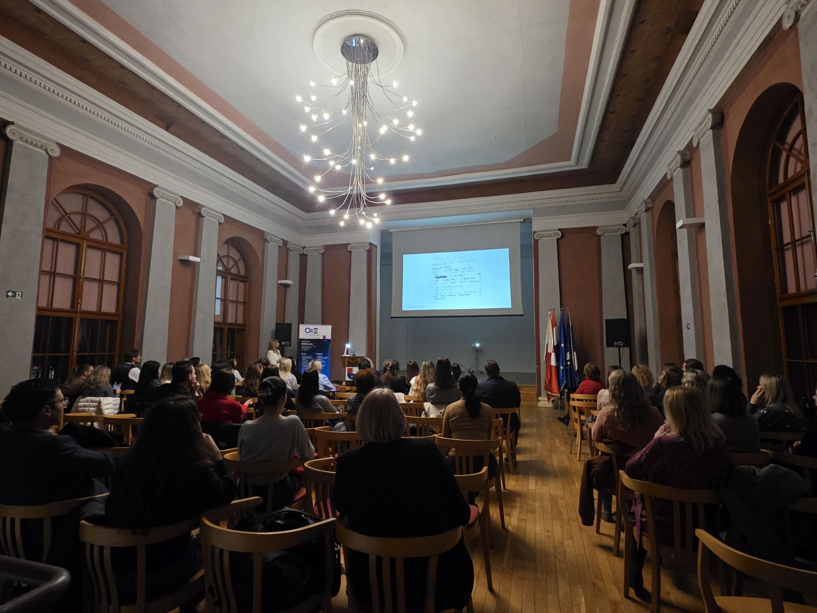 RODITELJSTVO DANAS Stručno predavanje okupilo brojne građane u Čakovcu (4) RODITELJSTVO DANAS Stručno predavanje okupilo brojne građane u Čakovcu (4)