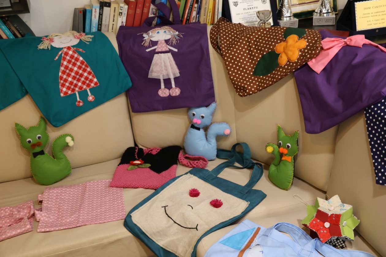 RUČNI RADOVI Korisnici Doma za starije u Čakovcu priredili prekrasnu izložbu (10)