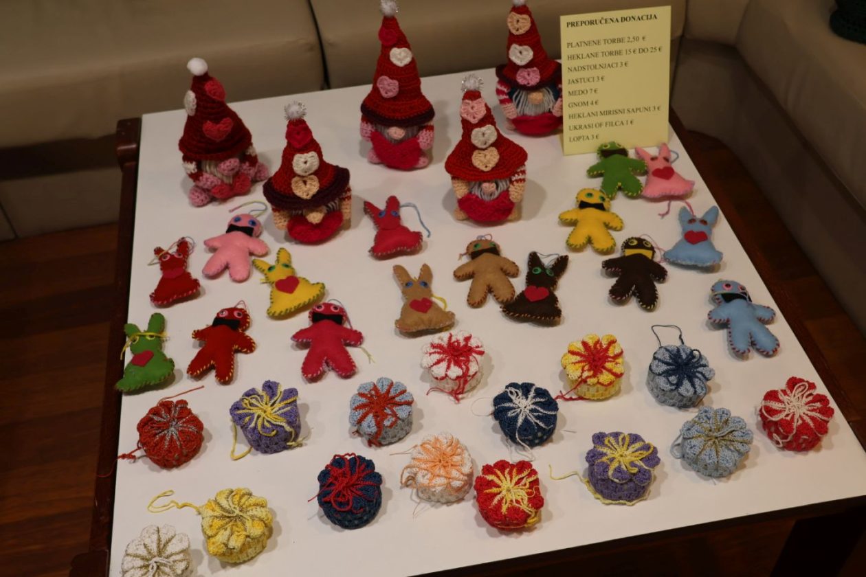 RUČNI RADOVI Korisnici Doma za starije u Čakovcu priredili prekrasnu izložbu (11)