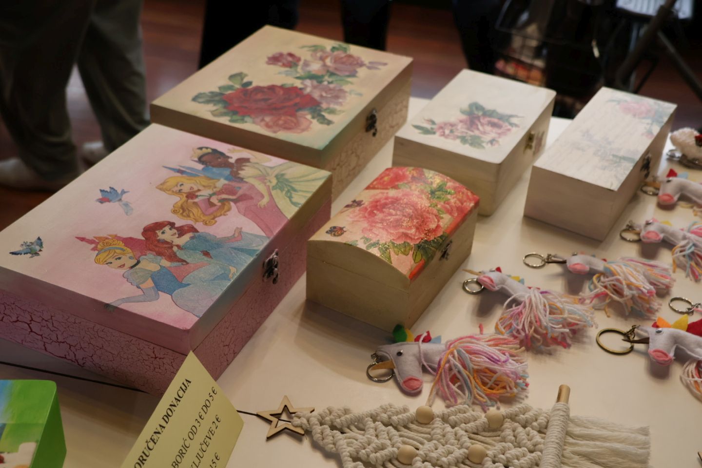 RUČNI RADOVI Korisnici Doma za starije u Čakovcu priredili prekrasnu izložbu (6) RUČNI RADOVI Korisnici Doma za starije u Čakovcu priredili prekrasnu izložbu (6)