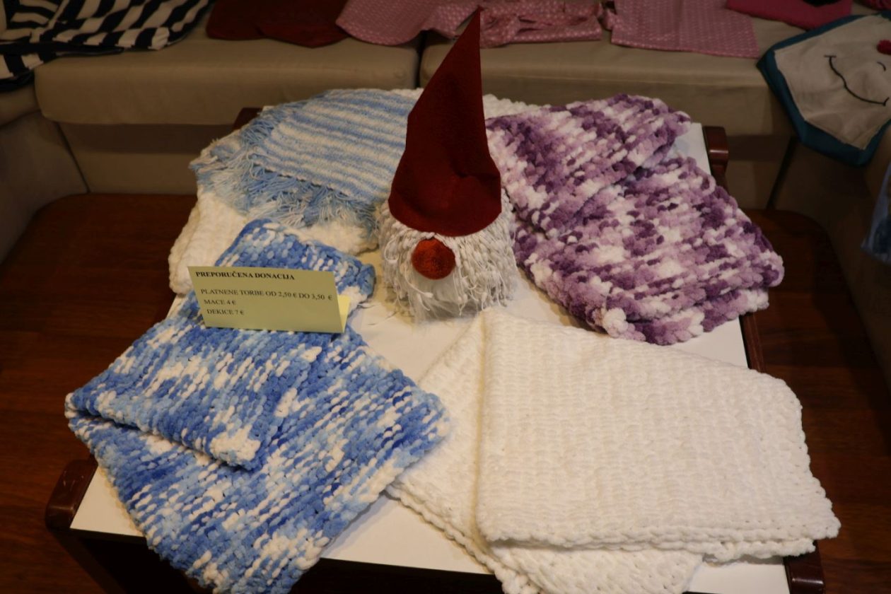 RUČNI RADOVI Korisnici Doma za starije u Čakovcu priredili prekrasnu izložbu (8)