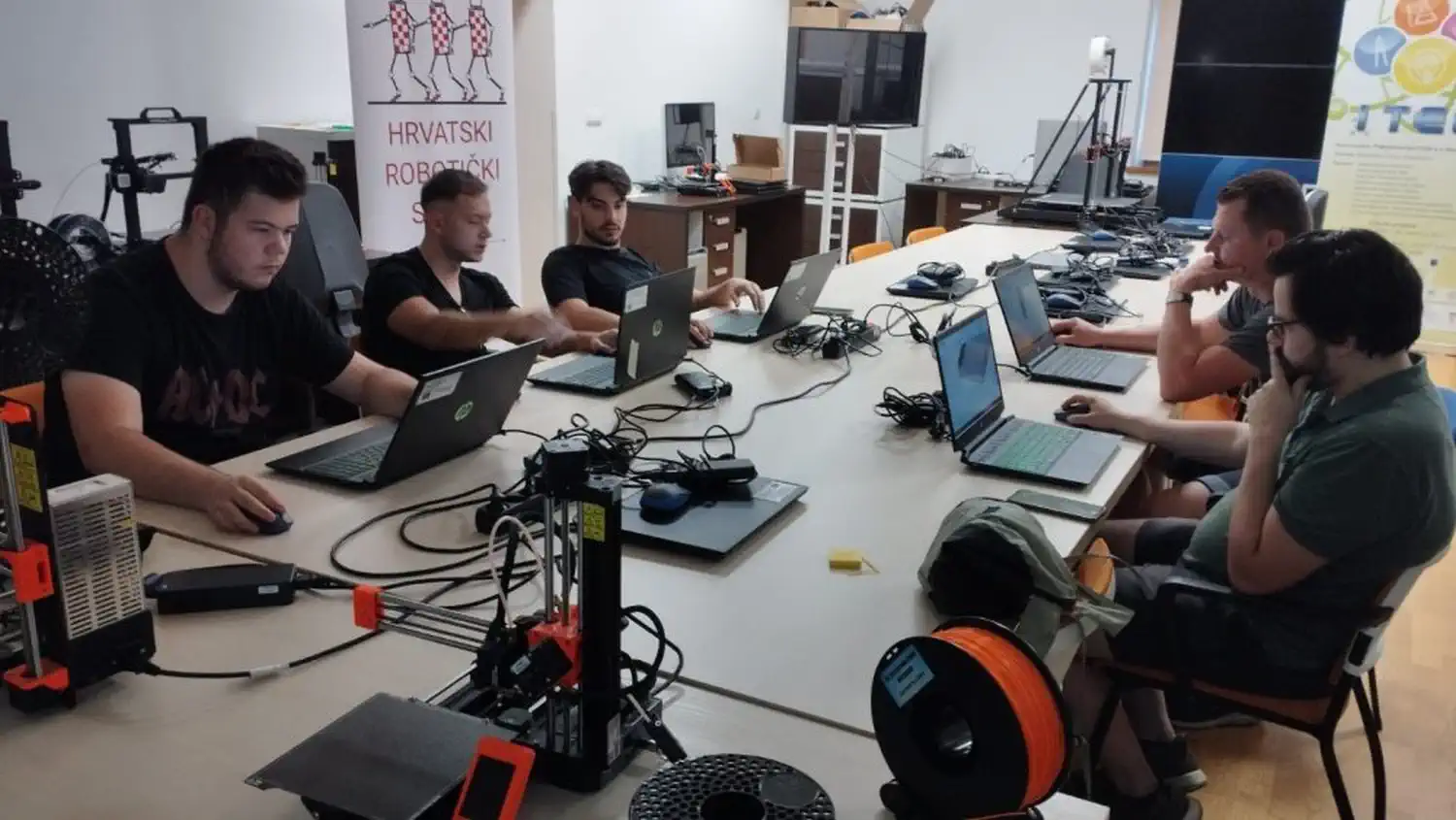 Radionica uvod u tehnologiju 3D printanja Radionica uvod u tehnologiju 3D printanja