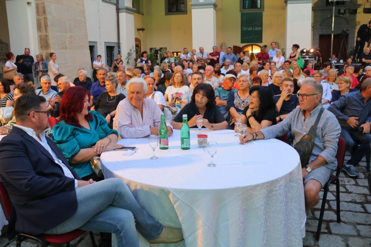 Radojka Šverko Ljubo Kuntarić (1) Radojka Šverko Ljubo Kuntarić (1)