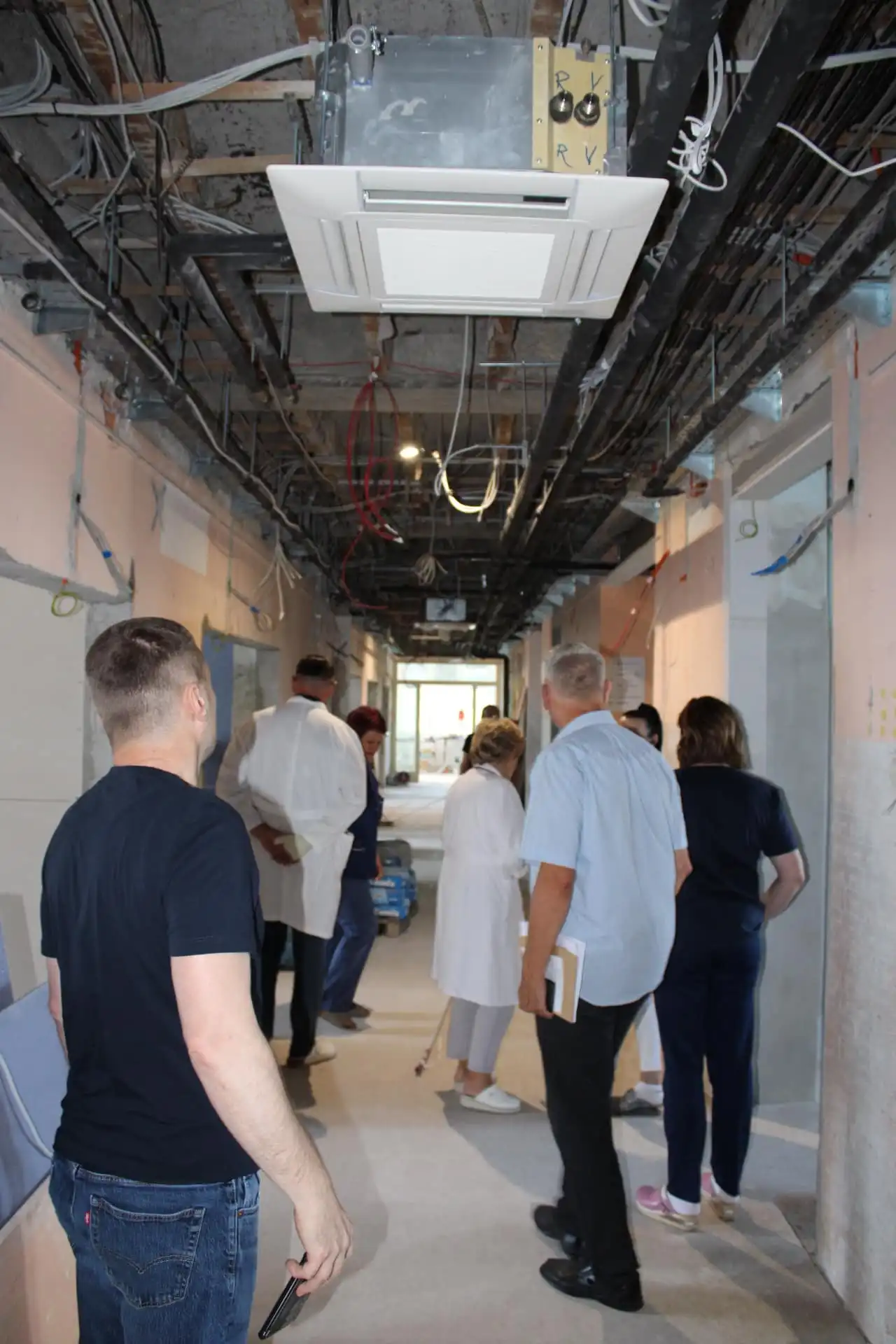 Ravnatelj Šegović obišao radove na rekonstrukciji drugog dijela odjela pedijatrije (6) Ravnatelj Šegović obišao radove na rekonstrukciji drugog dijela odjela pedijatrije (6)