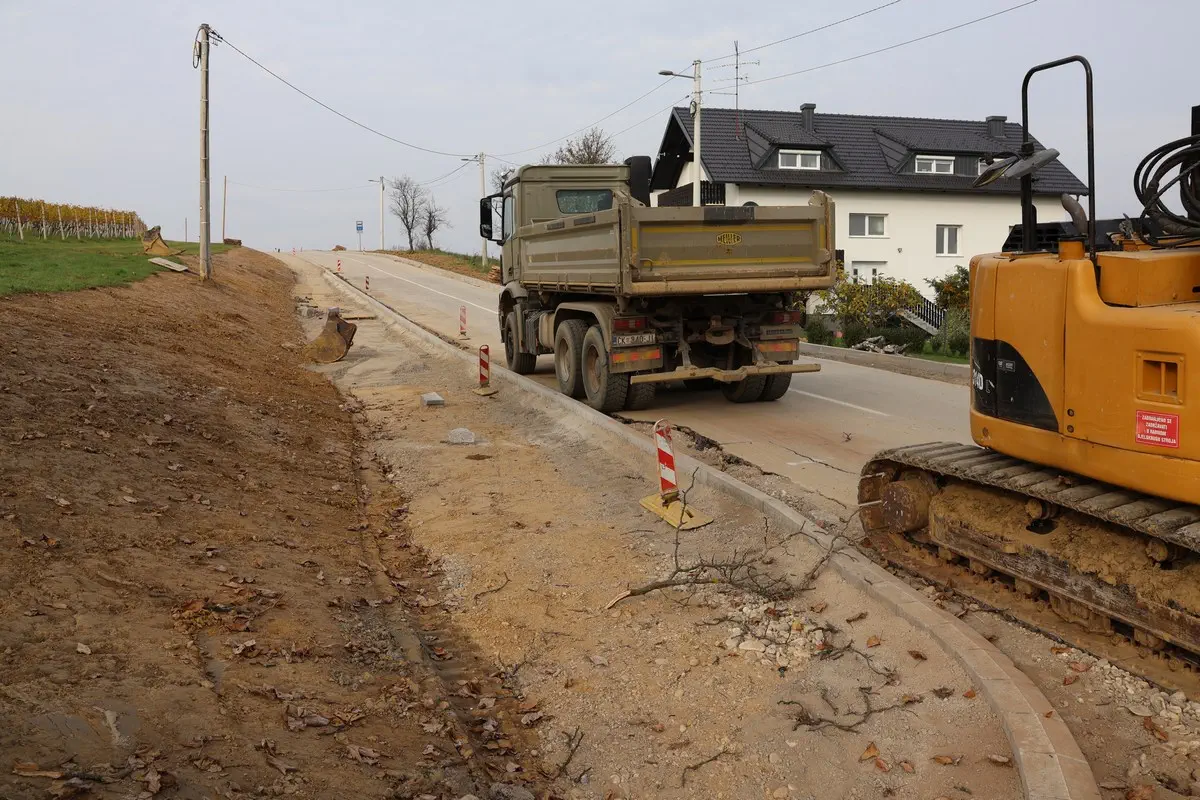 Rekonstrukcija cesta Štrigova i Sv. Martin na Muri (11) Rekonstrukcija cesta Štrigova i Sv. Martin na Muri (11)