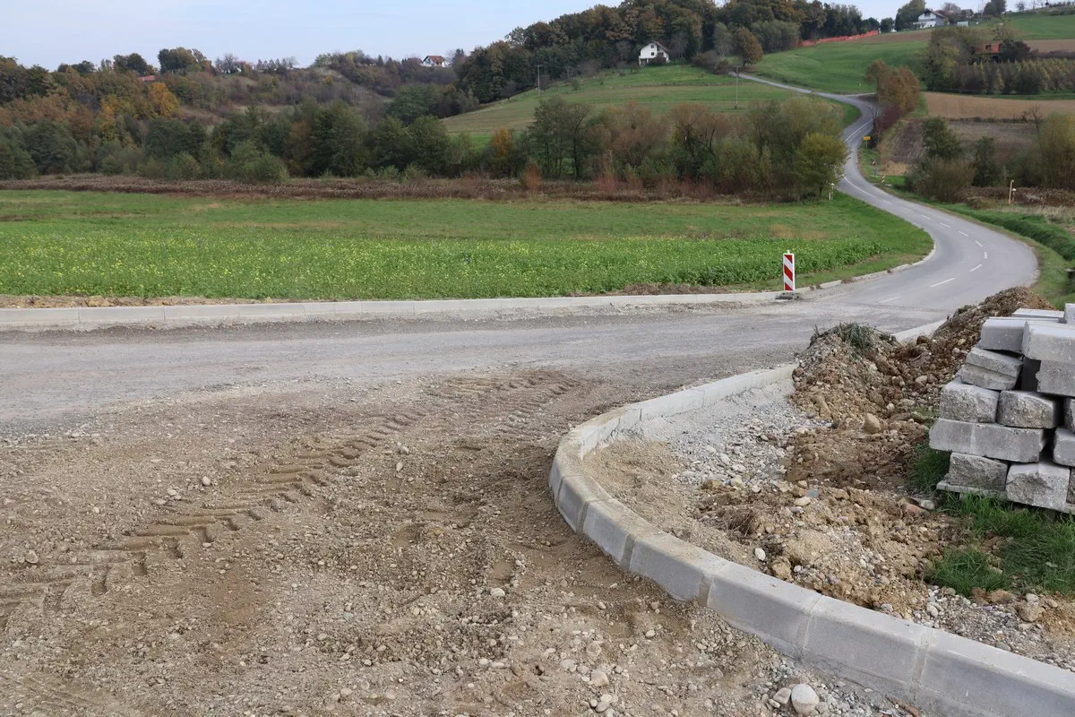 Rekonstrukcija cesta Štrigova i Sv. Martin na Muri (14) Rekonstrukcija cesta Štrigova i Sv. Martin na Muri (14)