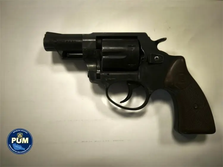 Revolver 2 Revolver 2