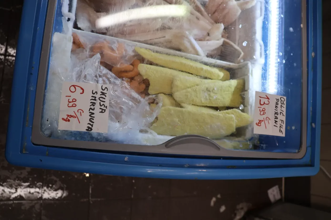 Ribarnica Čakovec Badnjak 24.12.2025 (24)