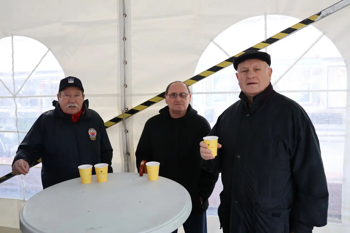 Ribice, Badnjak, Podjela, Franjevački trg, Čakovec 24.12.2025 (1)