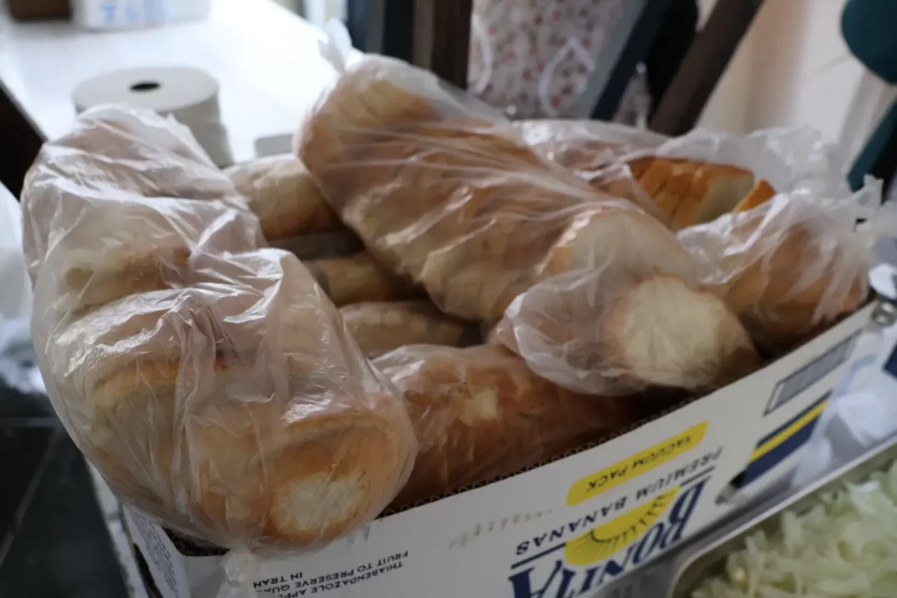 Ribice, Badnjak, Podjela, Franjevački trg, Čakovec 24.12.2025 (13)