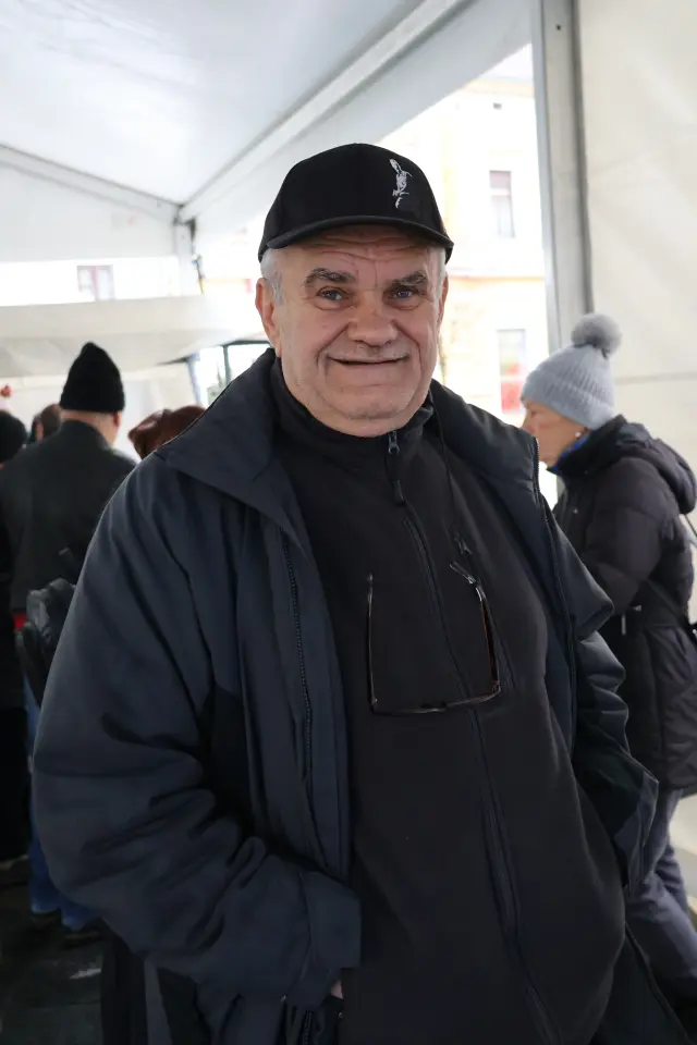 Ribice, Badnjak, Podjela, Franjevački trg, Čakovec 24.12.2025 (2)