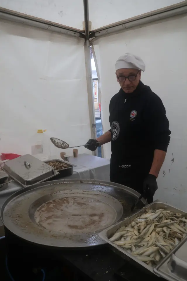 Ribice, Badnjak, Podjela, Franjevački trg, Čakovec 24.12.2025 (23)