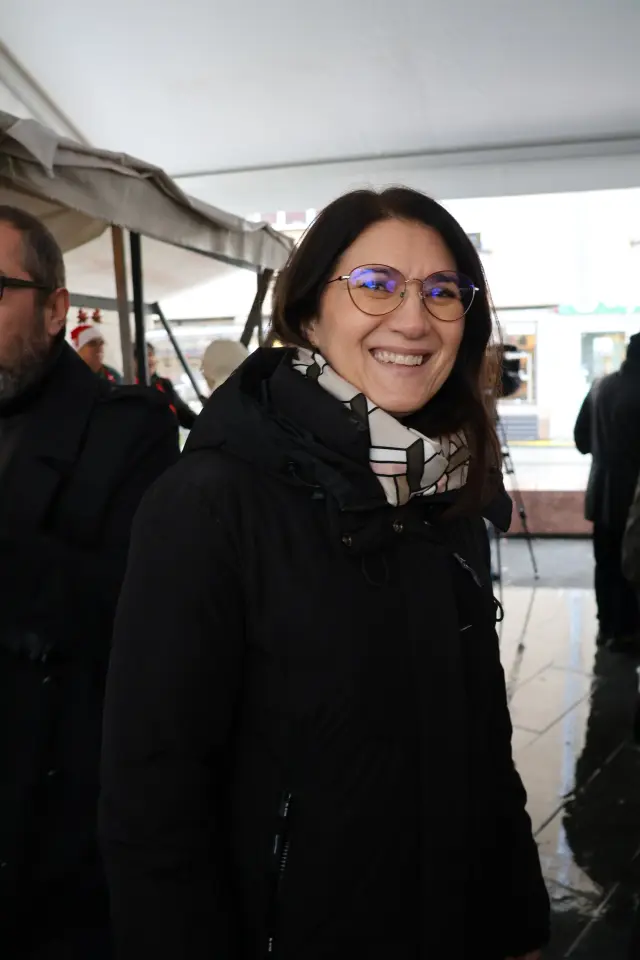 Ribice, Badnjak, Podjela, Franjevački trg, Čakovec 24.12.2025 (35)