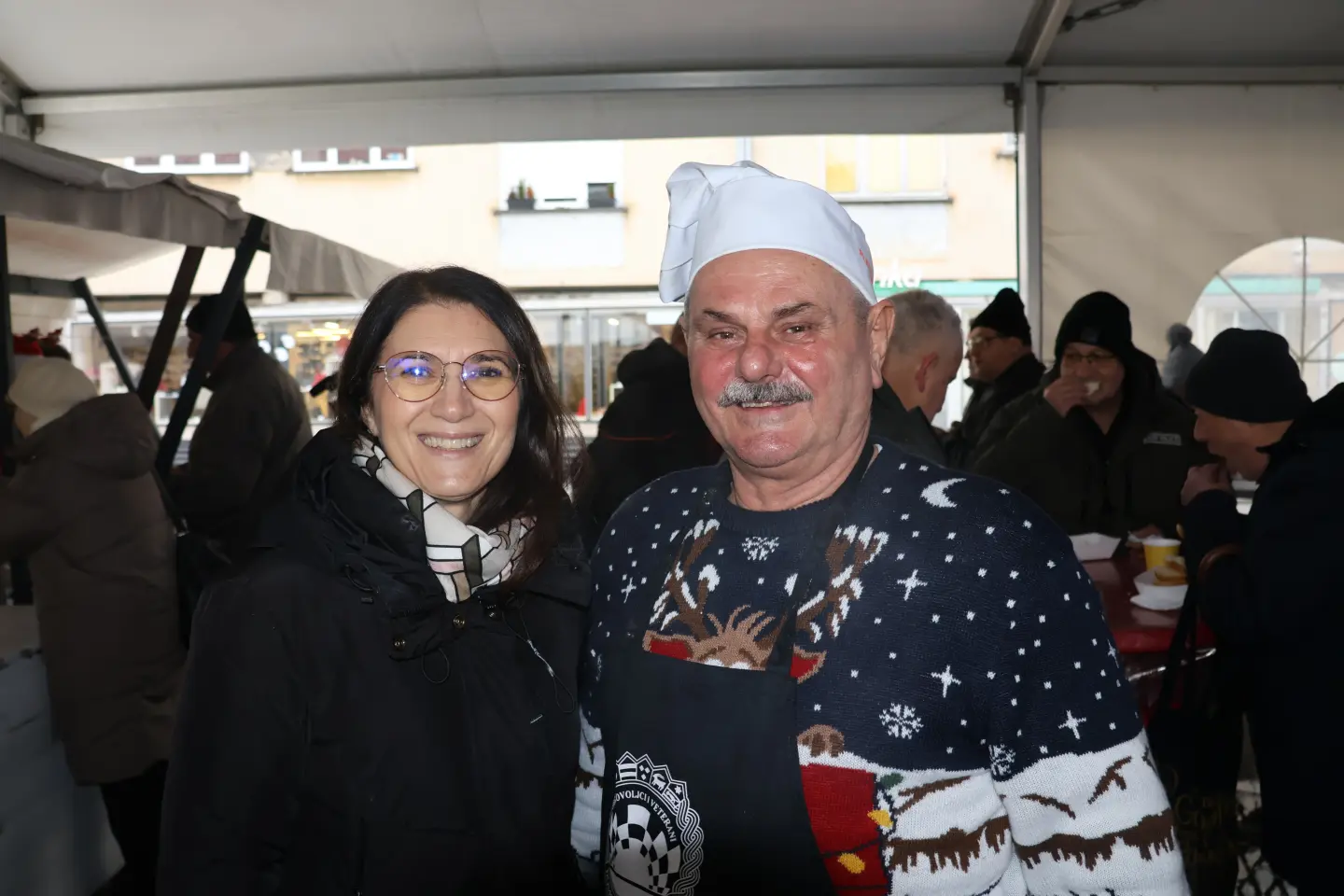 Ribice, Badnjak, Podjela, Franjevački trg, Čakovec 24.12.2025 (36)