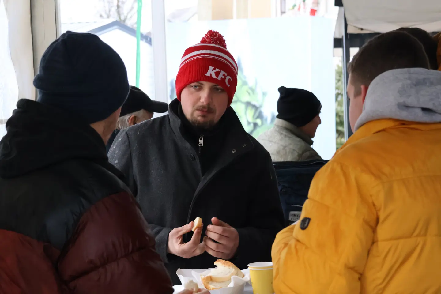 Ribice, Badnjak, Podjela, Franjevački trg, Čakovec 24.12.2025 (42)