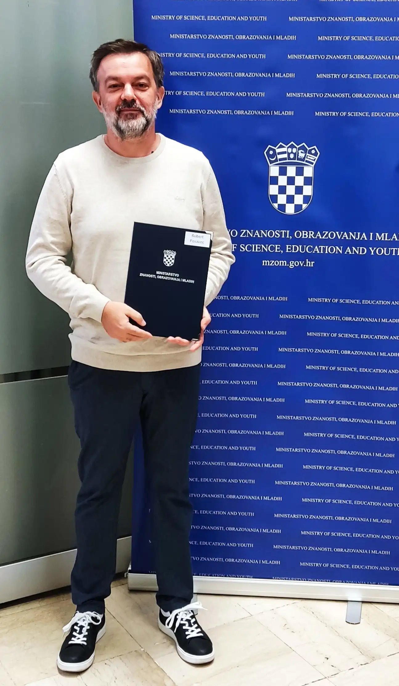 Robert-Posavec Robert-Posavec