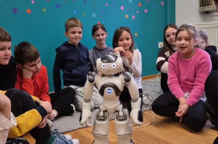 Robot NAO (2) Robot NAO (2)