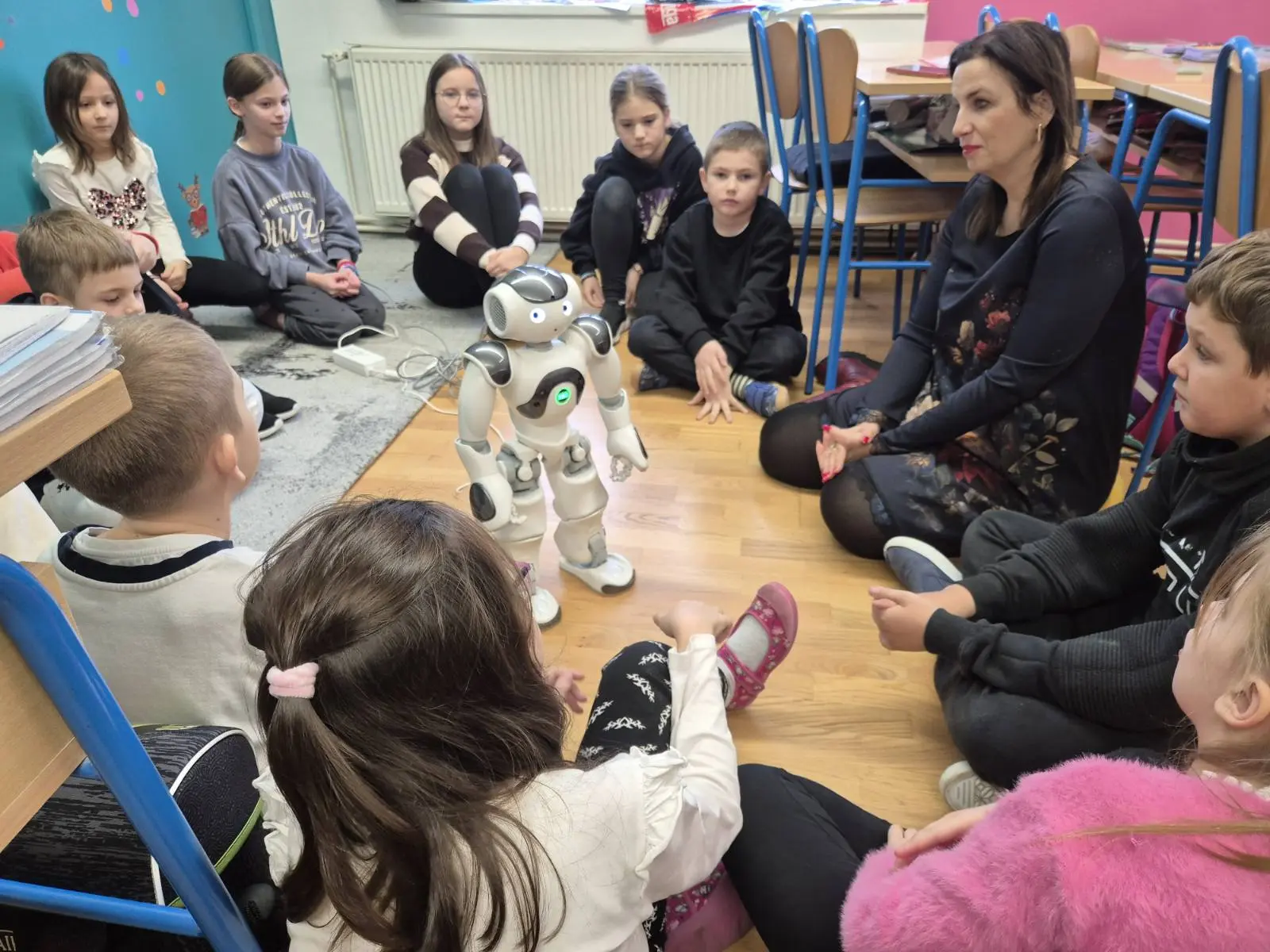 Robot NAO (3) Robot NAO (3)