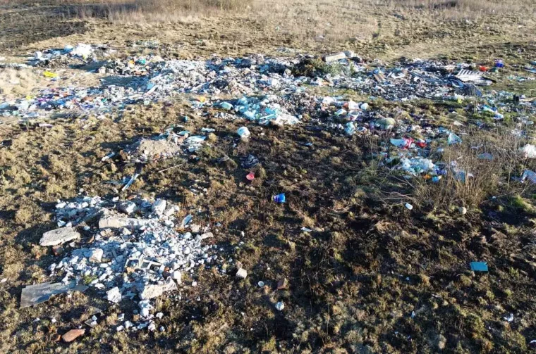 Romsko naselje Pribislavec smeće (3)