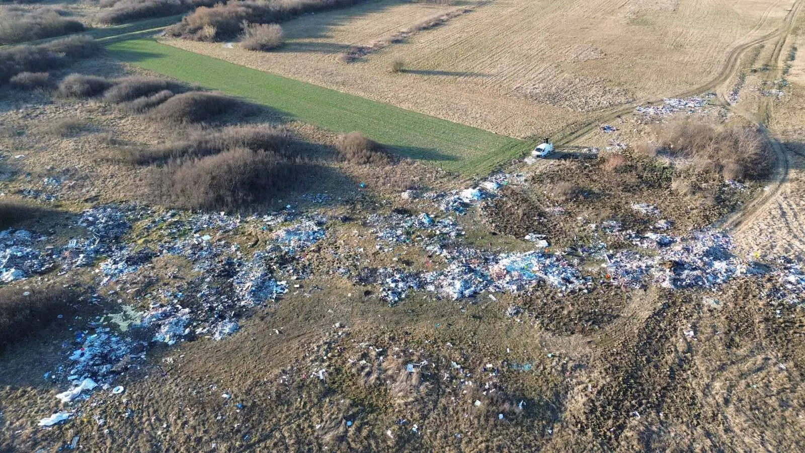 Romsko naselje Pribislavec smeće (4)