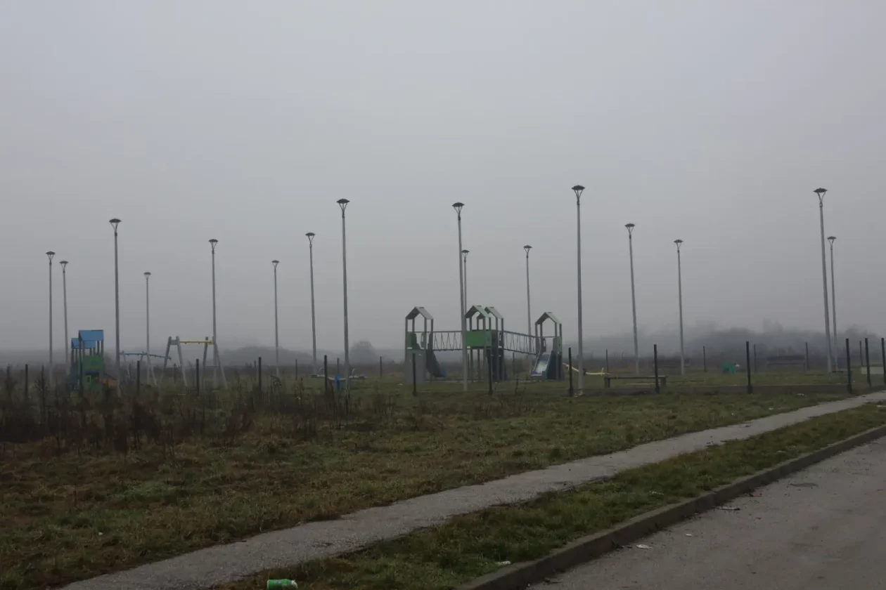 Romsko naselje Pribislavec uništeno igralište (49)