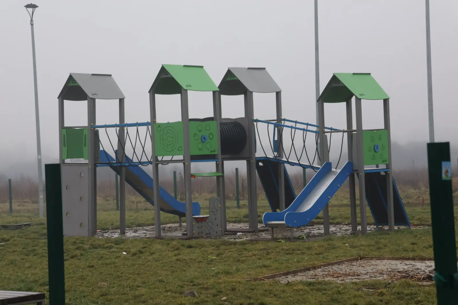 Romsko naselje Pribislavec uništeno igralište (50)