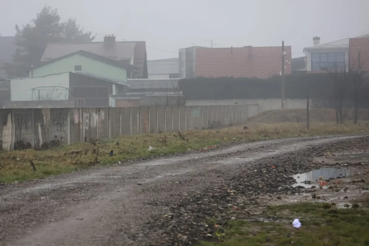 Romsko naselje Pribislavec zid (28)