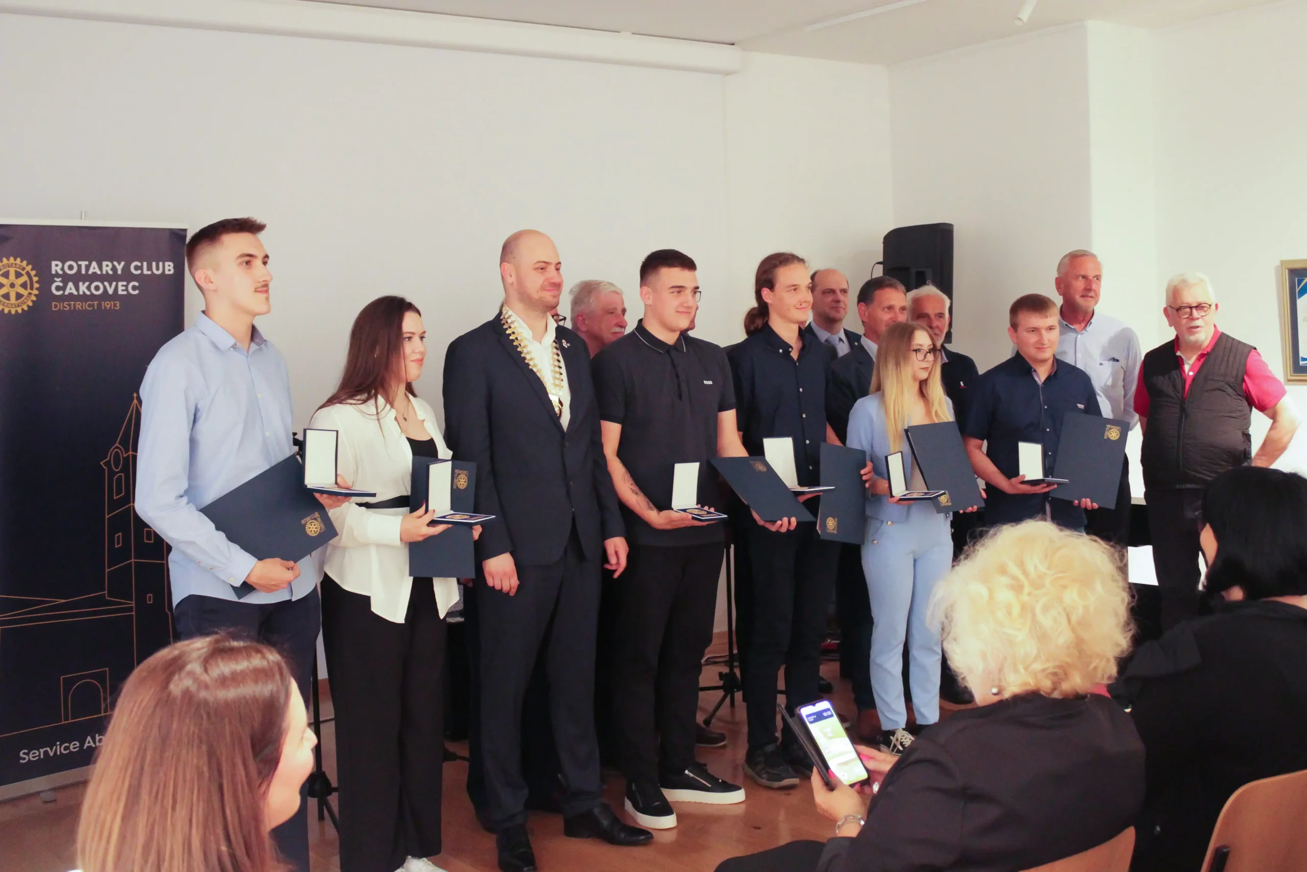 Rotary club nagrađeni učenika 2024 (6) Rotary club nagrađeni učenika 2024 (6)