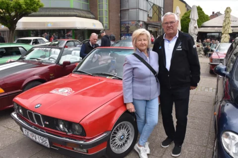 Rudi i Nevenka Tarandek, Crveni kabriolet (3)