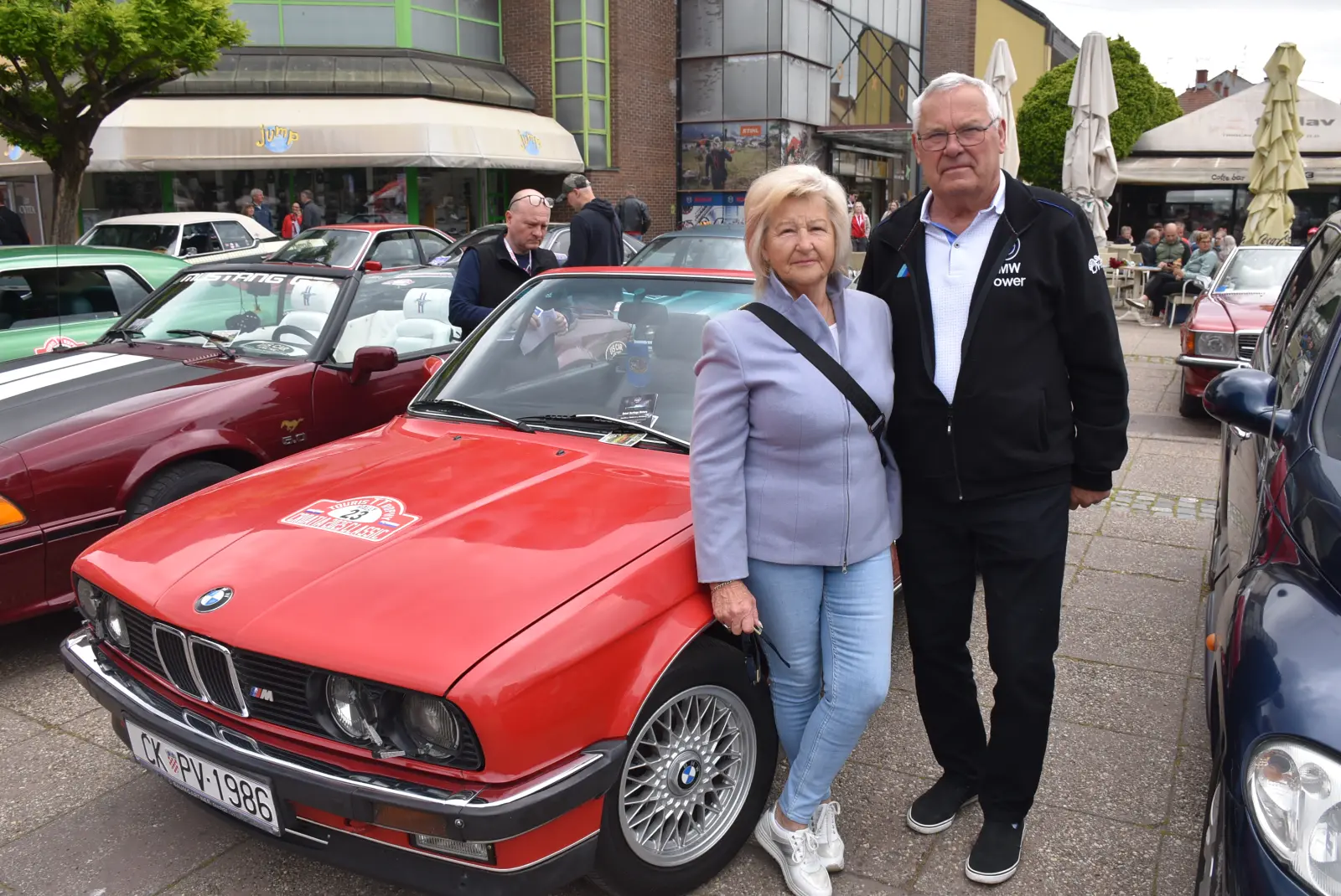 Rudi i Nevenka Tarandek, Crveni kabriolet (3) Rudi i Nevenka Tarandek, Crveni kabriolet (3)