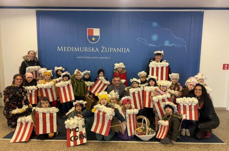 ŠARENI POSJET Mališani iz vrtića ‘Dječja mašta’ razveselili Međimursku županiju (4) ŠARENI POSJET Mališani iz vrtića ‘Dječja mašta’ razveselili Međimursku županiju (4)