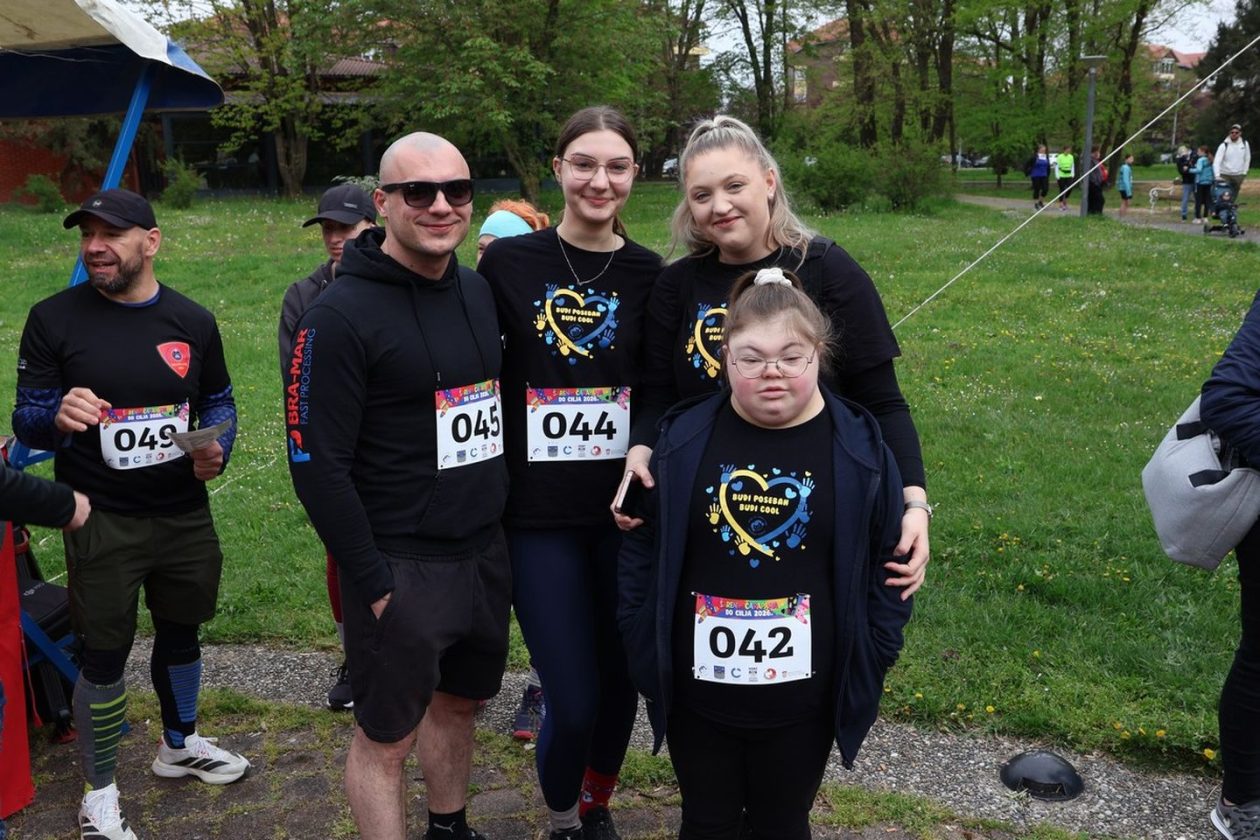 ŠARENIM ČARAPAMA DO CILJA Čakovec trčao u znak podrške osobama s Downovim sindromom (10)