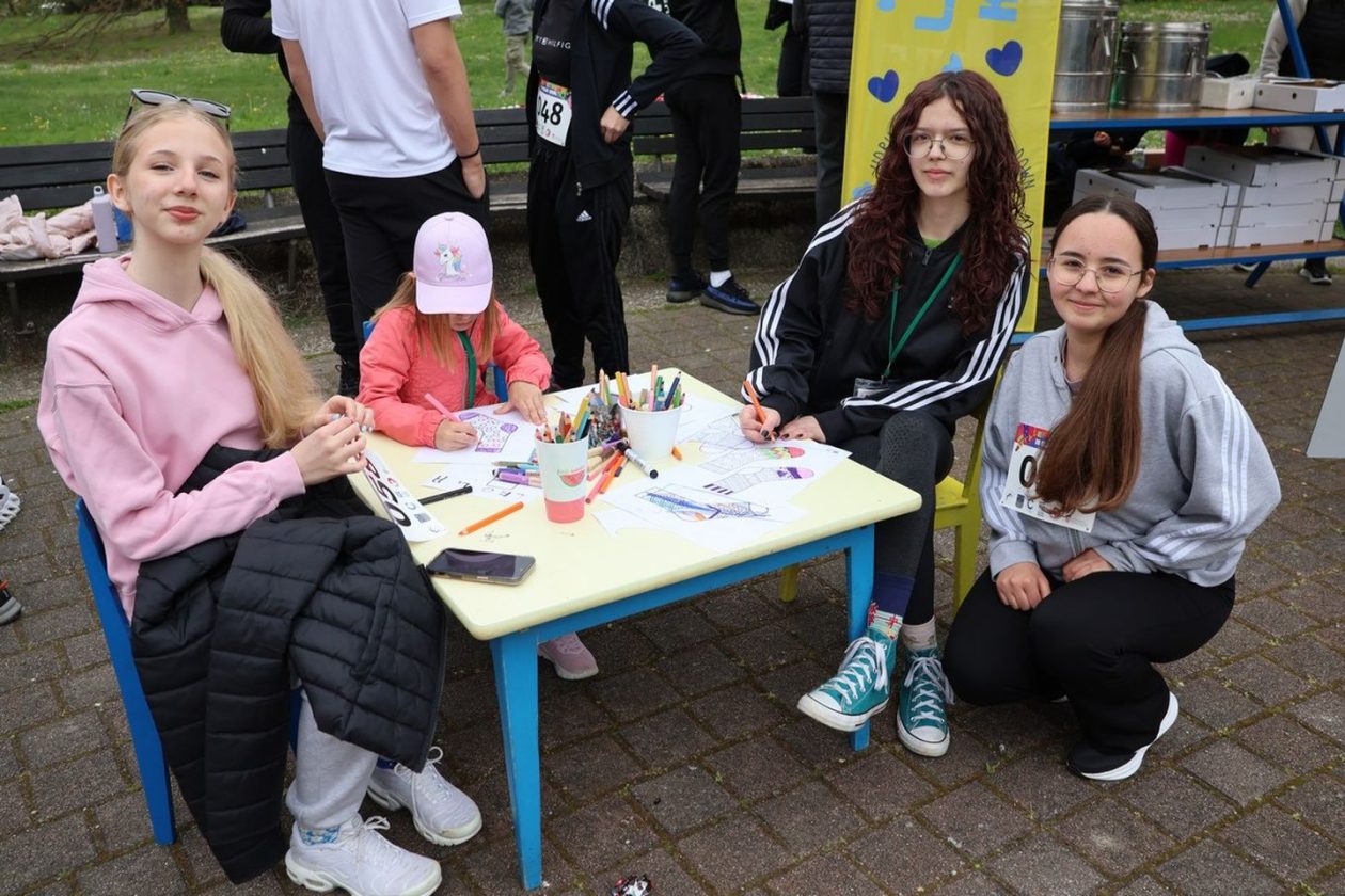 ŠARENIM ČARAPAMA DO CILJA Čakovec trčao u znak podrške osobama s Downovim sindromom (14)