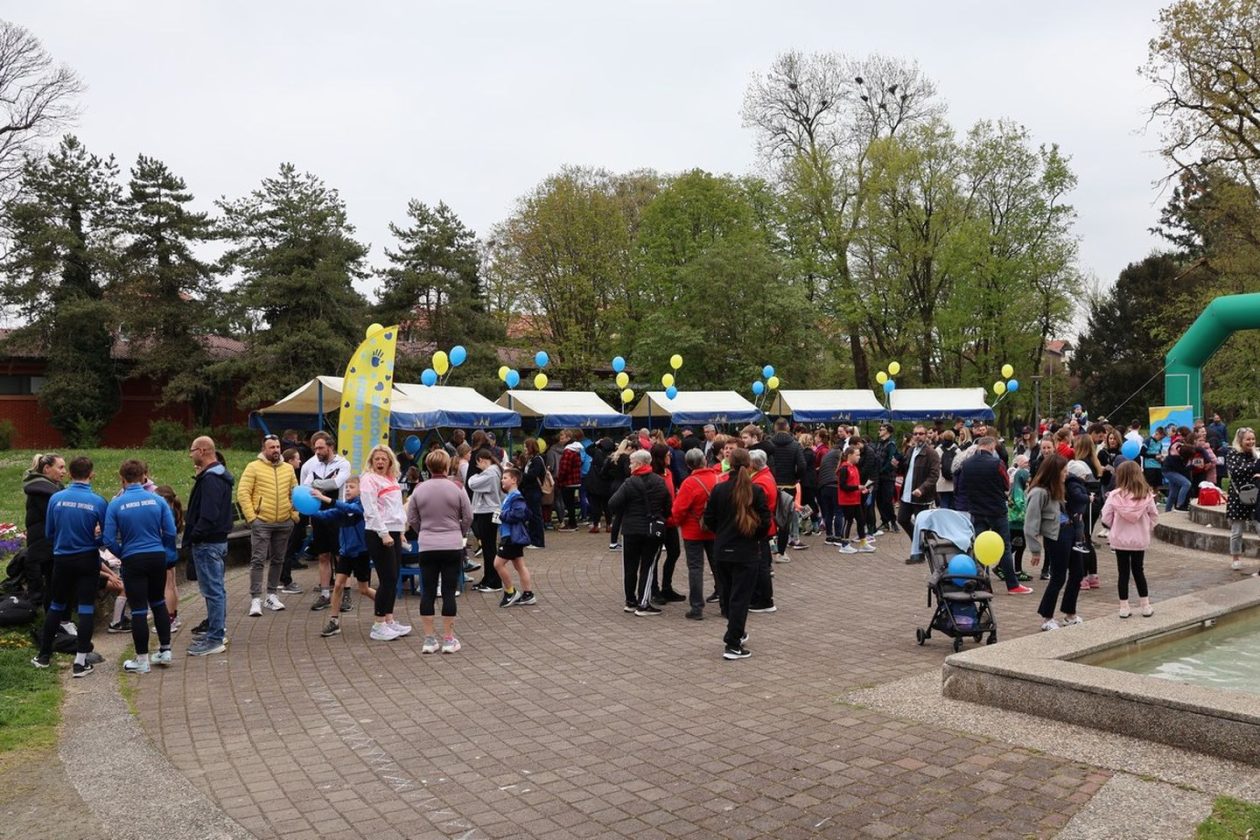 ŠARENIM ČARAPAMA DO CILJA Čakovec trčao u znak podrške osobama s Downovim sindromom (15)