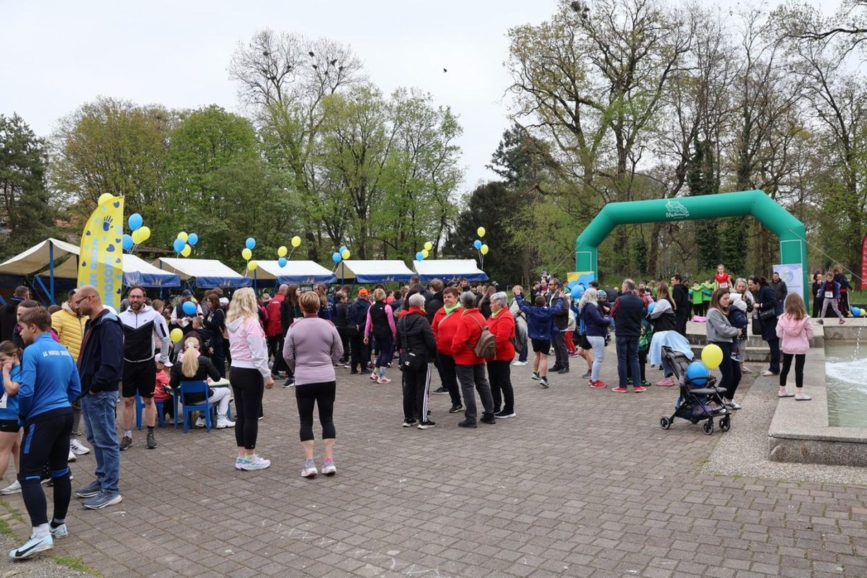 ŠARENIM ČARAPAMA DO CILJA Čakovec trčao u znak podrške osobama s Downovim sindromom (16)