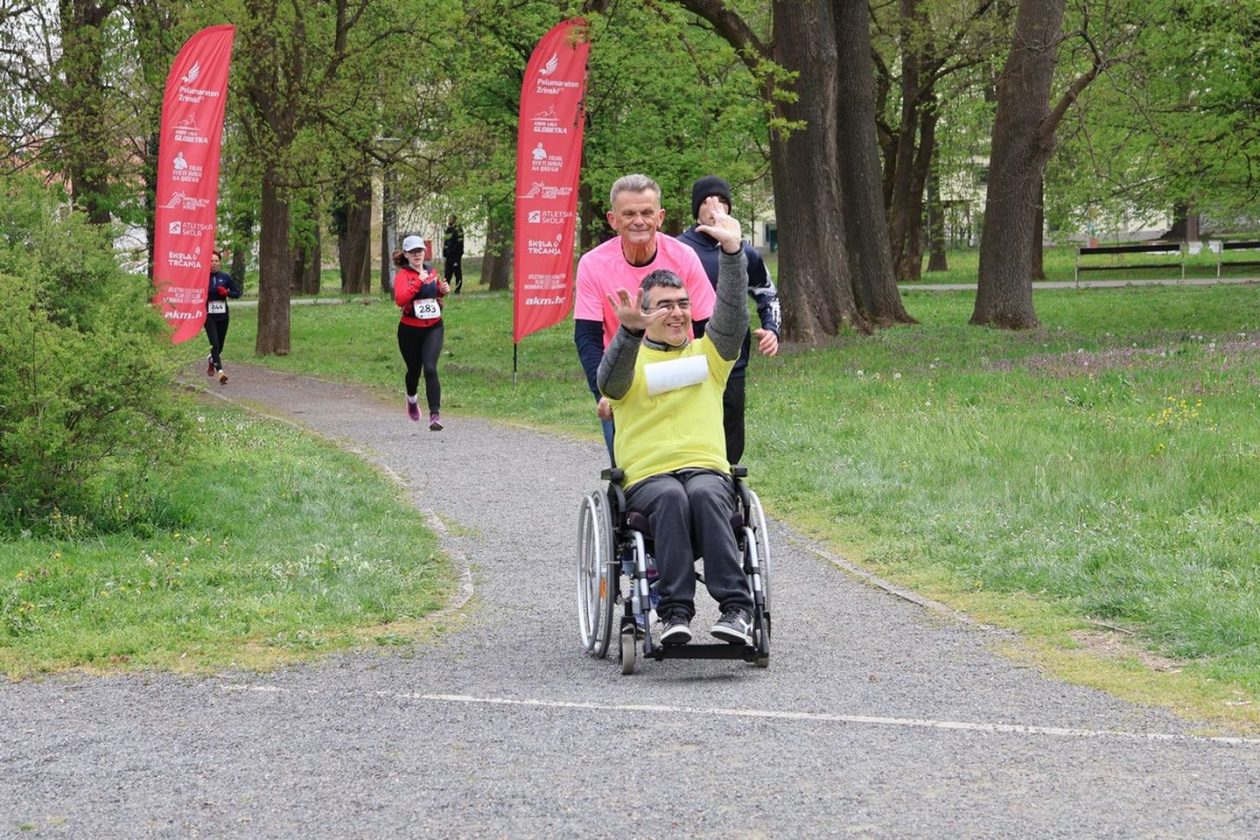ŠARENIM ČARAPAMA DO CILJA Čakovec trčao u znak podrške osobama s Downovim sindromom (20)